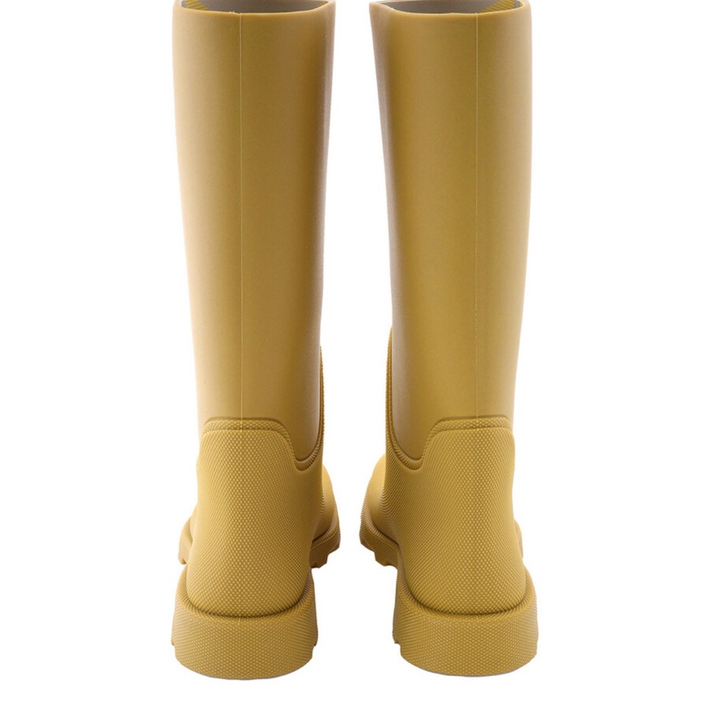New Burberry Manilla Marsh Slip-On Rain Boots, Brand Size 39 - Picture 2 of 8